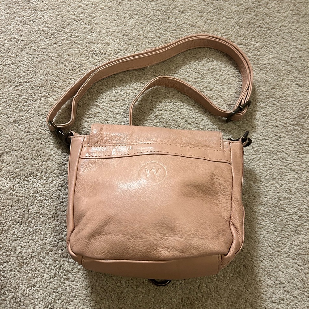 Wanderers Travel Co. Blush Pink Tan Leather Crossbody Bag - Picture 5 of 9